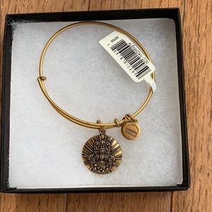 Hand Of Fatima Alex and Ani bangle